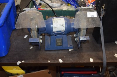 Lot 610 - A bench grinder