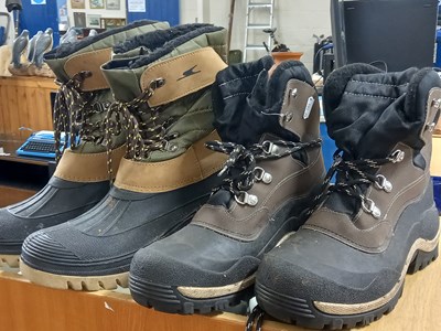 Lot 653 - Two pairs of insulated boots, sizes 8.5 and 9,...