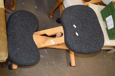 Lot 776 - An orthopedic desk chair