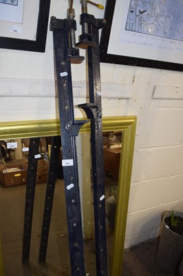 Lot 802 - A pair of sash clamps