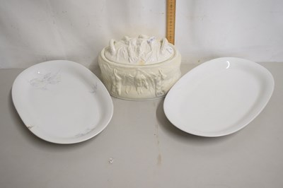 Lot 18 - A Portmeirion casserole dish and two white...