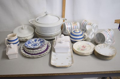 Lot 23 - Mixed Lot: Various tea wares, serving dishes etc