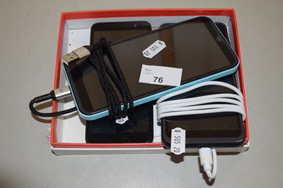 Lot 76 - A group of three Smart Phones