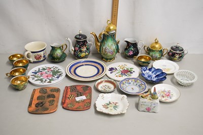 Lot 123 - Mixed Lot: Gilt decorated coffee wares,...