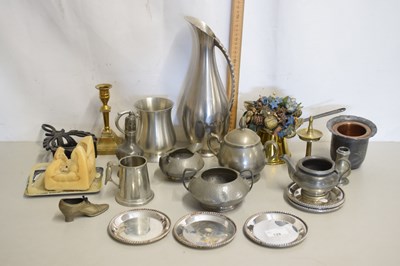 Lot 129 - Mixed Lot: Various pewter and other metal...