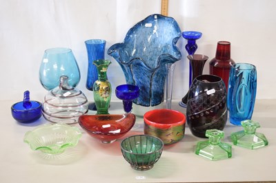 Lot 157 - Mixed Lot: Various 20th Century Art Glass...