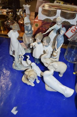 Lot 162 - Mixed Lot: Various Nao and Lladro figures