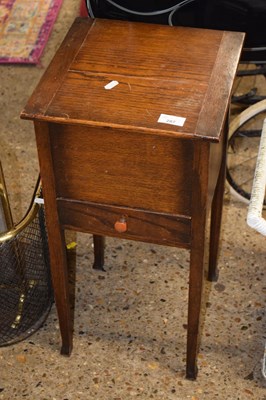 Lot 287 - An early 20th Century oak sewing box