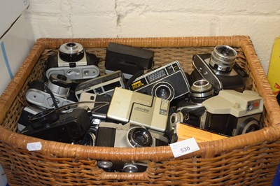 Lot 530 - Quantity of assorted cameras