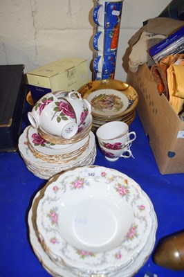 Lot 542 - Mixed Lot: Assorted ceramics to include Royal...