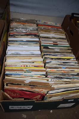 Lot 564 - Box of assorted singles