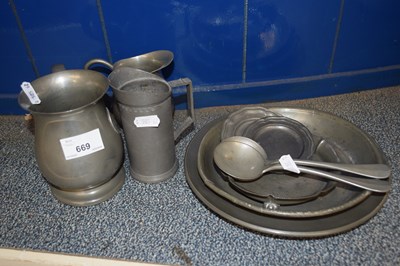 Lot 669 - Mixed Lot: Pewter tankards and other pewter wares