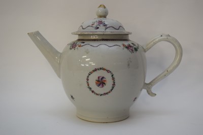 Lot 14 - Group of 18th century Chinese export tea wares...