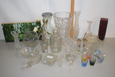 Lot 9 - Mixed Lot: Various glass vases, drinking glasses