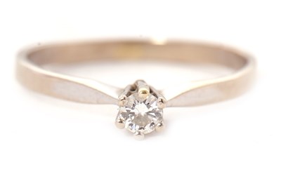 Lot 24 - A certificated diamond solitaire ring, the...