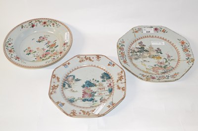 Lot 224 - Group of three 18th Century Chinese porcelain...