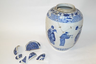 Lot 243 - A large Chinese porcelain jar, 18th/19th...