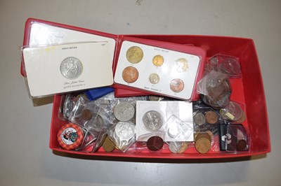 Lot 109 - Box of various mixed coinage to include...