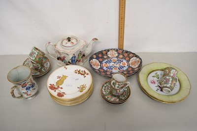 Lot 152 - Mixed Lot: Ceramics to include a Chinese...