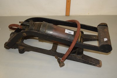 Lot 191 - A Dunlop vintage foot pump