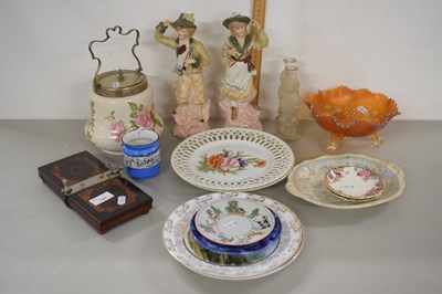 Lot 197 - Mixed Lot: Various items to include Carnival...