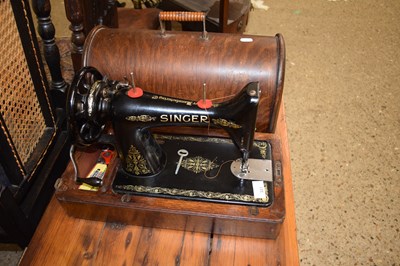 Lot 324 - A Singer sewing machine