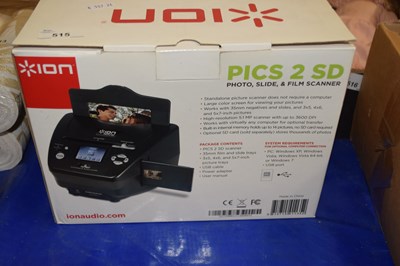 Lot 515 - An Ion Photoslide and Scanner