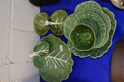 Lot 527 - Quantity of cabbage and vine leaf table wares