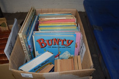 Lot 557 - Quantity of annuals to include Bunty, Famous...