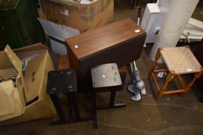 Lot 773 - A pair of Carina SP3017 speakers with stands