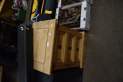 Lot 780 - Modern pine three drawer bedroom chest