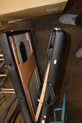 Lot 734 - A massage table