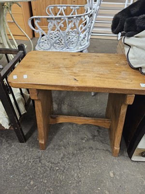 Lot 751 - A pine side table