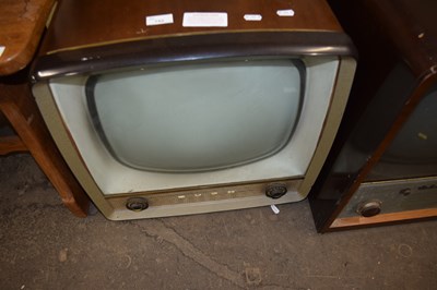 Lot 752 - A vintage Bush television