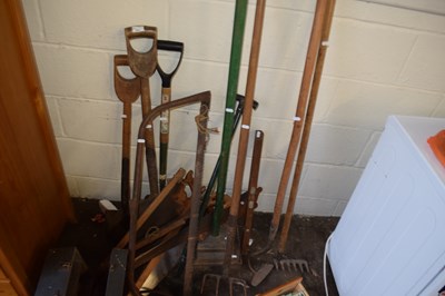 Lot 834 - Assorted gardening equipment