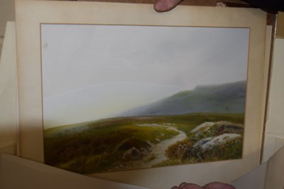 Lot 851 - A folio of assorted pictures and prints