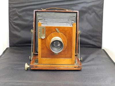 Lot 6 - A J Lizar's 'Challenge' camera, mahogany cased...