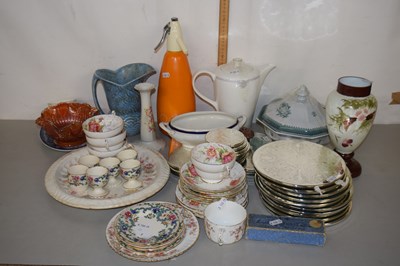 Lot 1 - Mixed Lot: Paragon tea wares, vintage soda...