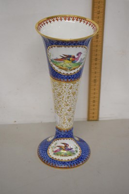 Lot 93 - A Spode porcelain vase decorated with birds...