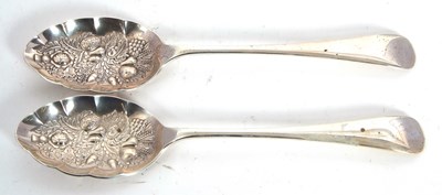 Lot 19 - A pair of silver Old English pattern berry...