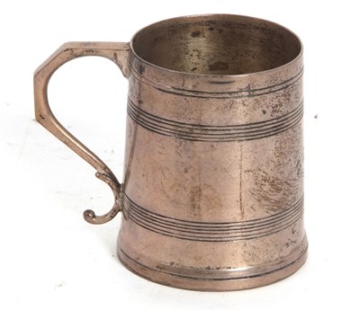 Lot 14 - A George V christening tankard of slight...