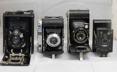 Lot 31 - Four camera's: to include an Ensign Klito; a...