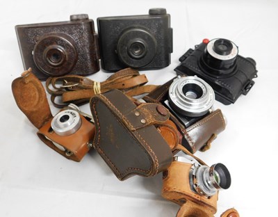 Lot 47 - A group of miniature camera's: to include Eljy...