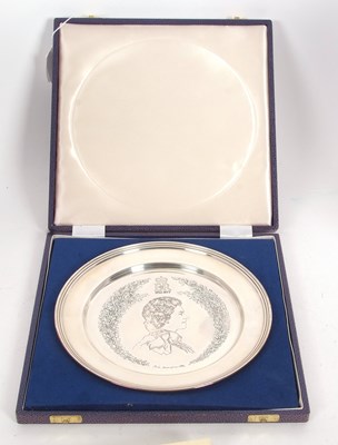 Lot 98 - A cased Royal Silver Jubilee plate of the...