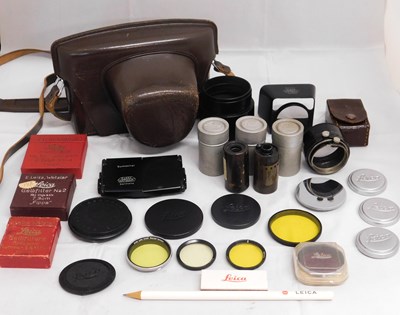 Lot 56 - A quantity of assorted Leica accessories to...