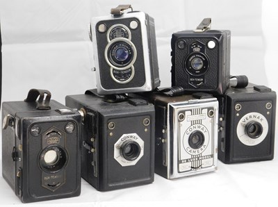 Lot 66 - A quantity of box camera's to include a Zeiss...