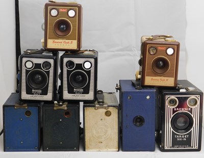 Lot 68 - A quantity of box camera's: to include No.2...