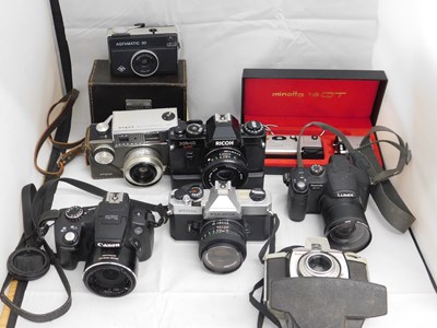 Lot 90 - A mixed lot of camera's: to include an Argus...