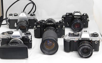 Lot 91 - A quantity of camera's: to include an Olympus...