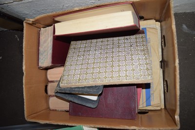 Lot 581 - BOX OF MIXED BOOKS AND RECORDS